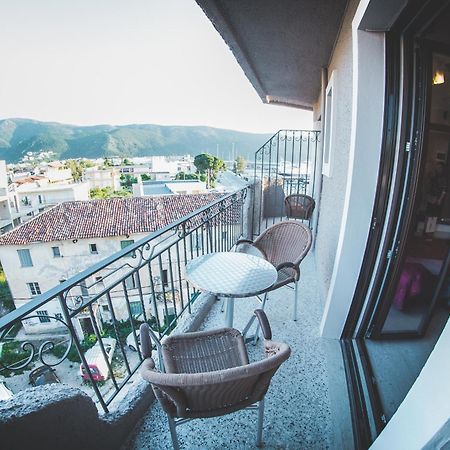 Aktaion Hotel Ігумениця Екстер'єр фото